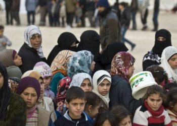 Στην Ιταλία μεταφέρονται 43 πρόσφυγες από τη Μυτιλήνη