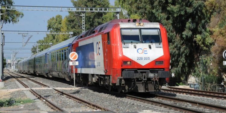 Σοκ στη Λάρισα: Τρένο παρέσυρε και διαμέλισε 19χρονο