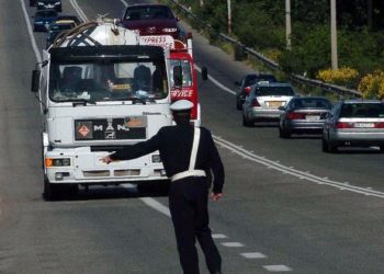 Έκτακτα μέτρα της Τροχαίας, με παρεμβάσεις, «μυστικούς» τροχονόμους και απαγόρευση φορτηγών από αύριο