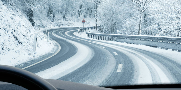 Τι πρέπει να ξέρουμε όταν οδηγούμε σε συνθήκες χιονιού ή πολύ χαμηλών θερμοκρασιών