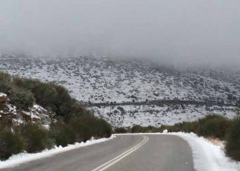 Διεκόπη η κυκλοφορία στην περιφερειακή οδό Πεντέλης-Νέας Μάκρης λόγω