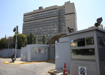 Η απάντηση του ΥΠΡΟΠΟ σε αναφορές για τραυματισμό γυναίκας με πλαστική σφαίρα