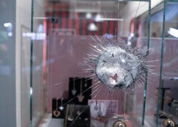 Θεσσαλονίκη: Ζημιές σε 13 καταστήματα από το μπαράζ επιθέσεων σε κεντρικά καταστήματα – Ελεύθεροι οι 29 προσαχθέντες