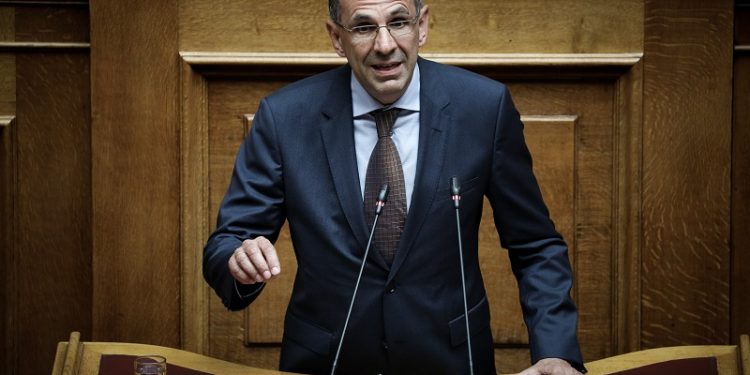 Γεραπετρίτης: Θα διεθνοποιήσουμε το θέμα των τουρκικών προκλήσεων