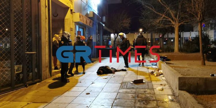 Αιματηρή συμπλοκή μεταξύ αλλοδαπών στη Θεσσαλονίκη (ΦΩΤΟ)