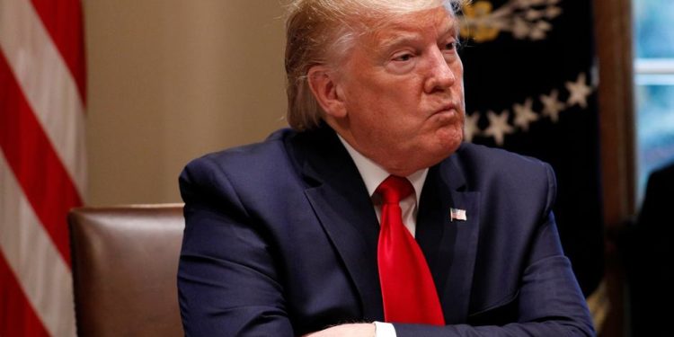 ΗΠΑ: Τρεις συνταγματολόγοι εκτίμησαν ότι ο πρόεδρος Τραμπ διέπραξε ενέργειες που δικαιολογούν την παραπομπή του