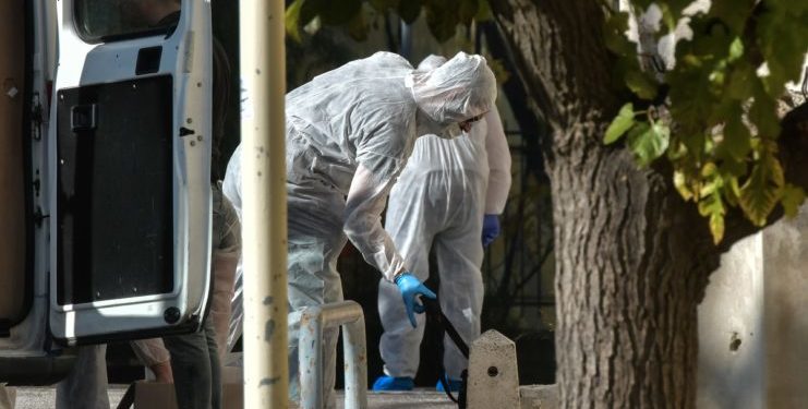 Εκρηκτική ύλη και καρφιά είχε ο μηχανισμός που βρέθηκε στην Πανεπιστημιούπολη Ζωγράφου (ΦΩΤΟ)