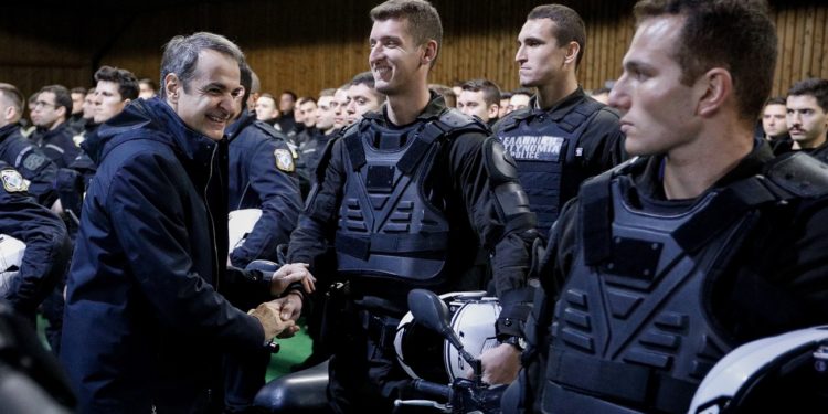 Τα μηνύματα Μητσοτάκη στους Αστυνομικούς – Οι αναρχικοί, οι καταλήψεις και οι κάμερες