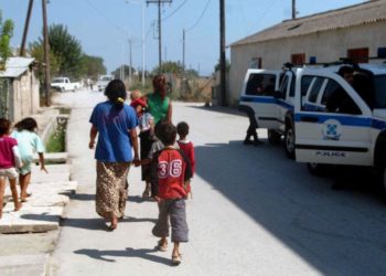 Άκαρπες οι επιχειρήσεις της ΕΛ.ΑΣ. σε καταυλισμούς Ρομά για τους δολοφόνους της 77χρονης