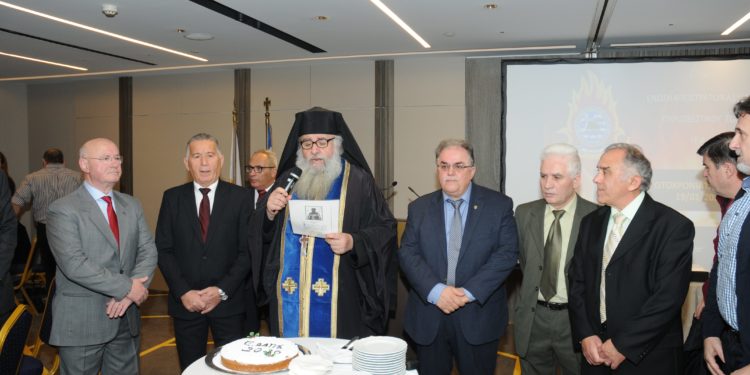 Οι απόστρατοι αξιωματικοί της Πυροσβεστικής έκοψαν την πίτα τους