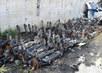 Έκλεβαν αυτοκίνητα και πωλούσαν τα ανταλλακτικά