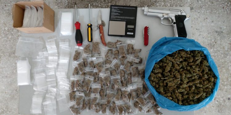 Συνελήφθησαν αλλοδαποί κακοποιοί που είχαν γίνει ο φόβος και ο τρόμος στις γειτονιές της Αθήνας