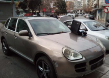 Διακινητής μεταναστών με… Πόρσε!