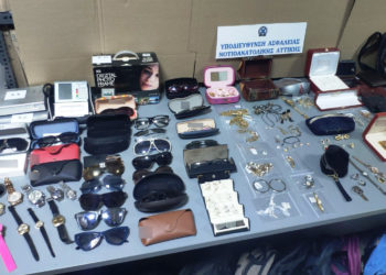 Θεοσεβούμενοι διαρρήκτες έκαναν τον σταυρό τους πριν ανοίξουν αυτοκίνητα