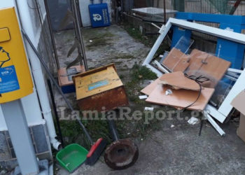 Καμένα Βούρλα: «Μπούκαραν» με το αγροτικό και φόρτωσαν το ATM