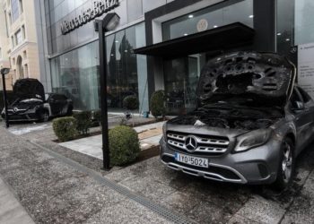 Ανάληψη ευθύνης για το μπαράζ εμπρηστικών επιθέσεων