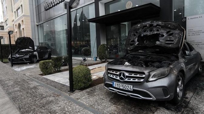 Ανάληψη ευθύνης για το μπαράζ εμπρηστικών επιθέσεων