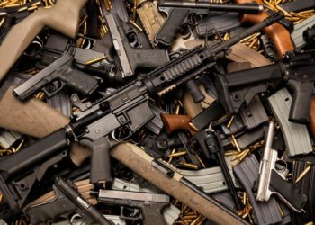 Ρεκόρ κατασχέσεων πυροβόλων όπλων στα αεροδρόμια το 2019 στις ΗΠΑ