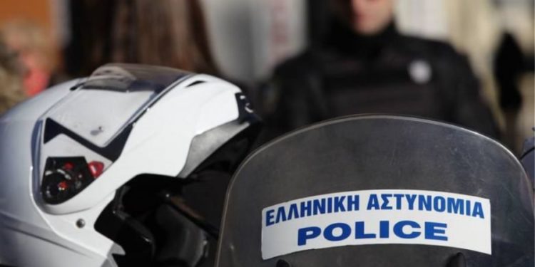 Σπείρα εξαπατούσε ηλικιωμένους με δήθεν τροχαία – Πάνω από 200.000 ευρώ η λεία τους