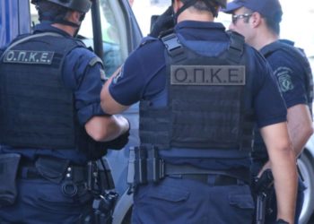 Αστυνομικοί της ΟΠΚΕ τραυματίστηκαν από κατολίσθηση βράχων στην Εύβοια