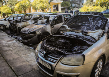 Φόβοι για νέους “Πυρήνες της Φωτιάς” – Άλλη μια νύχτα εμπρησμών στην Αθήνα