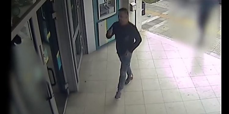 Αυτοί είναι οι επτά ληστές που έστηναν ενέδρες σε πολίτες έξω από τράπεζες