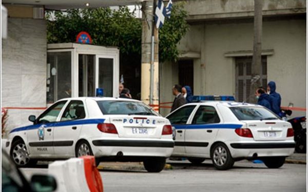 Κρατούμενος για κλοπές απέδρασε από το Αστυνομικό Τμήμα Κορυδαλλού