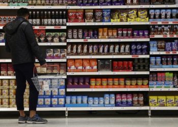 Το… “παραγεμισμένο” μπουφάν και η σύριγγα του ληστή