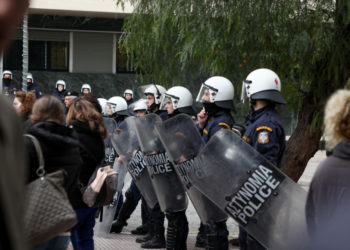 Σε συναγερμό η ΕΛΑΣ στο Σύνταγμα λόγω συγκεντρώσεων για τους μετανάστες