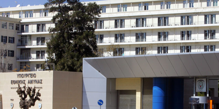 ΚΥΣΕΑ στις 12.15 για αλλαγές Αρχηγών: Το “βαρομετρικό” του Μαξίμου και ο “τυφώνας”