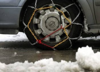 Κακοκαιρία «Ηφαιστίων»: Στα λευκά «ντύθηκε» η μισή χώρα – Που χρειάζονται αλυσίδες