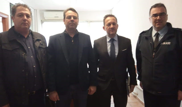 Στον Στέλιο Πέτσα οι αστυνομικοί της Αλεξανδρούπολης