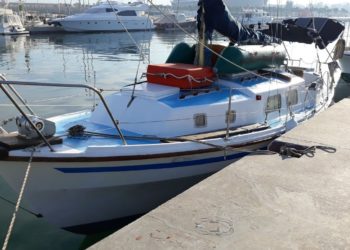 Κύκλωμα που μετέφερε παράνομους μετανάστες με ιστιοφόρα στα χέρια της ΕΛΑΣ – ΒΙΝΤΕΟ