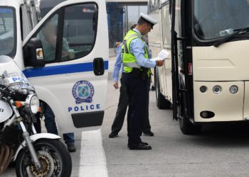 Τροχαία Αττικής: 14.000 κλήσεις σε δύο βδομάδες – “σαφάρι” για επικίνδυνους οδηγούς