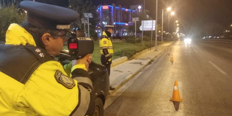 “Ντου” της Τροχαίας για κόντρες στην παραλία – ΒΙΝΤΕΟ