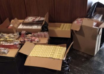 Αγορά λαθραίων τσιγάρων το Πολυτεχνείο