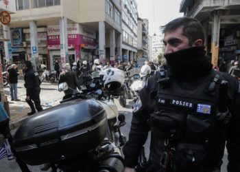 Κατόπιν εορτής η Αστυνομία στην οδό Μενάνδρου – Έλεγχοι και προσαγωγές αλλοδαπών