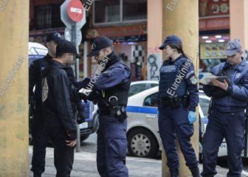 Mενάνδρου: 40 προσαγωγές και δύο συλλήψεις σε αστυνομική επιχείρηση