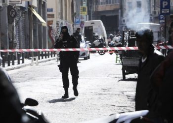 Φονική συμπλοκή στην Ομόνοια: Ταυτοποιήθηκαν οι δράστες