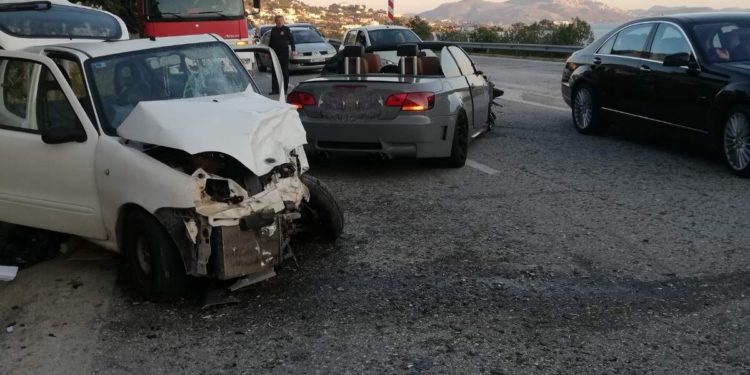 Σοβαρό τροχαίο με έναν τραυματία στην Αθηνών Σουνίου – ΦΩΤΟ