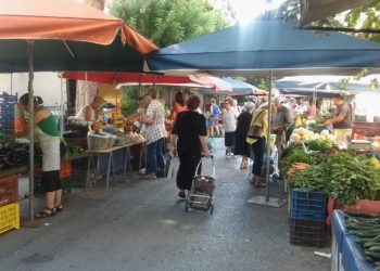 Τετ α τετ 28χρονης με τους “ληστές της λαϊκής” στη Σαλαμίνα