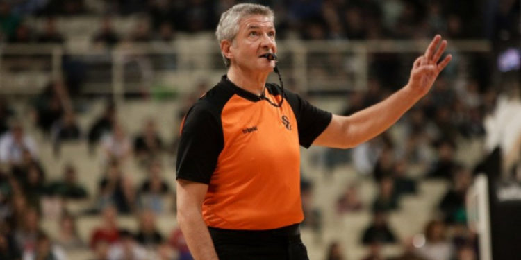 Επίθεση με σφυρί στον Ιταλό διαιτητή Λουίτζι Λαμόνικα