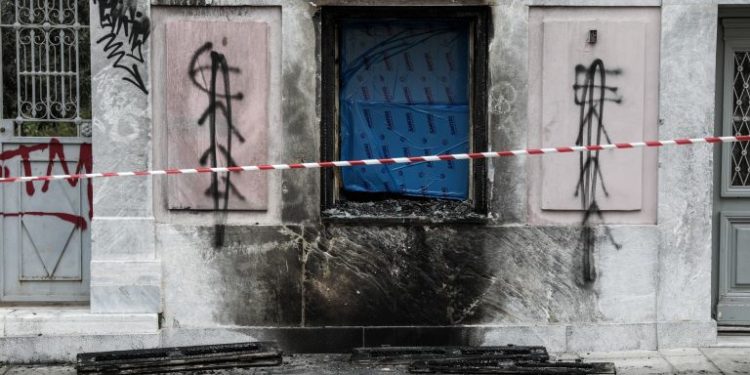 Συλλήψεις αντιεξουσιαστών για εμπρησμούς από την Κρατική Ασφάλεια