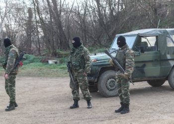 Απλώνουν τους μετανάστες σε όλο το μήκος του Έβρου οι Τούρκοι