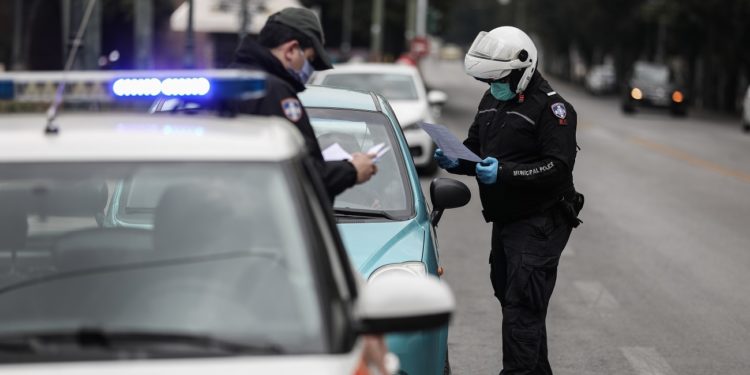 Βίντεο με ελέγχους της ΕΛΑΣ μετά την απαγόρευση κυκλοφορίας