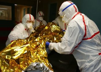 Ειδικές στολές προστασίας στην Άμεση Δράση για το ενδεχόμενο μεταφοράς κρουσμάτων