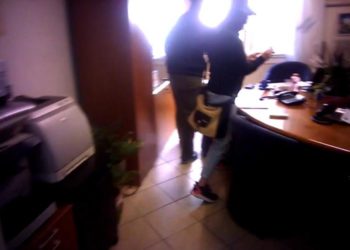 Ρουβίκωνας: Παρέμβαση στο γραφείο Βρούτση για το ασφαλιστικό