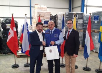 Απίστευτοι: Ήρθαν σαν αλληλέγγυοι για να πουλήσουν την πραμάτεια τους