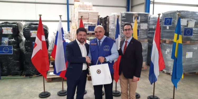 Απίστευτοι: Ήρθαν σαν αλληλέγγυοι για να πουλήσουν την πραμάτεια τους