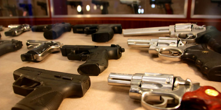 Αλλαγές στην ανανέωση αδειών οπλοφορίας λόγω κορωνοϊού